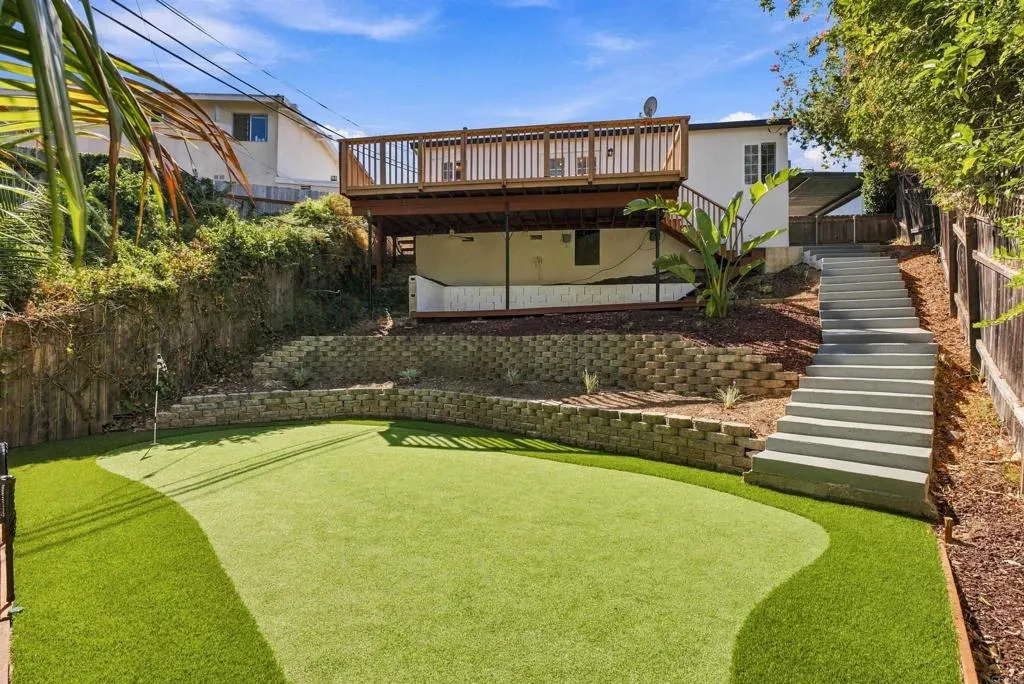 https://cdn.realtyfeed.com/cdn/127/307089461/cf4313fd7d48563dc016d594979567ba.webp