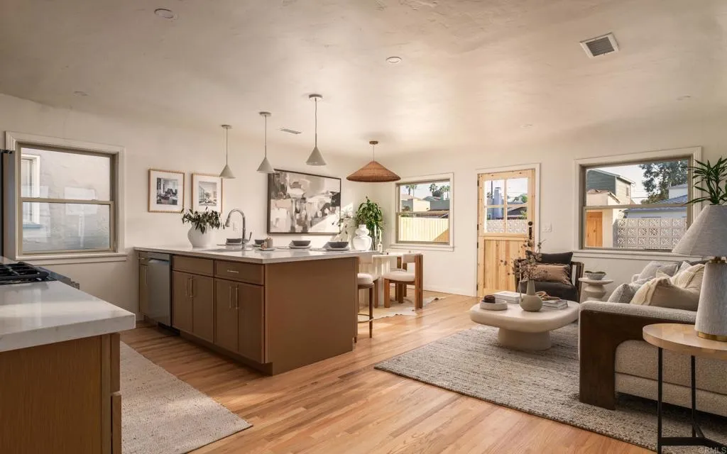 https://cdn.realtyfeed.com/cdn/127/307089467/94f783e74a6631bc62fa065eab6ca848.webp