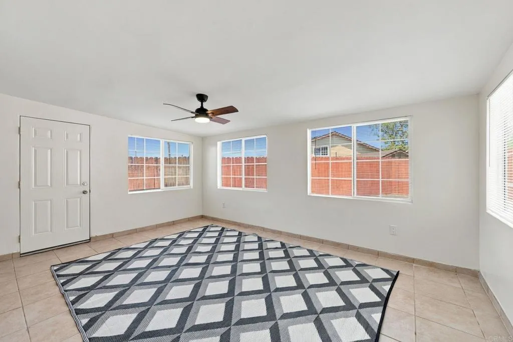https://cdn.realtyfeed.com/cdn/127/307089474/04da8f7e5763576df709d09d737bf1c5.webp