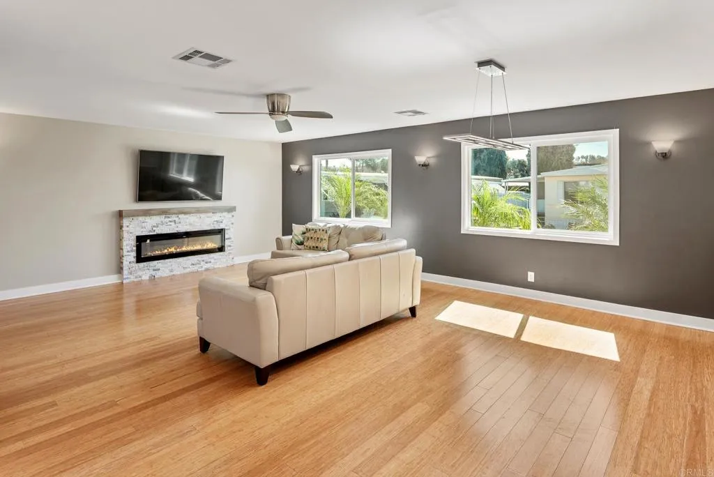 https://cdn.realtyfeed.com/cdn/127/307089524/20d8b434c69794d6d9d43e40fed39083.webp