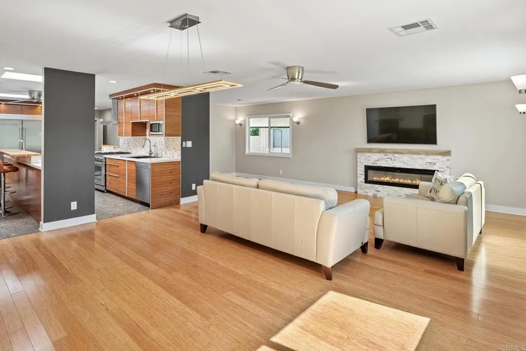 https://cdn.realtyfeed.com/cdn/127/307089524/919cc6bdc65ee0976347827cba6a7c5c.webp