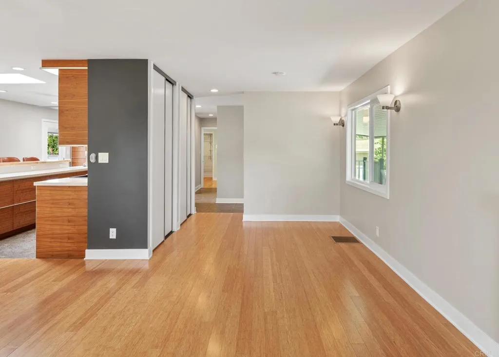 https://cdn.realtyfeed.com/cdn/127/307089524/b1befa32a3a1d98e787d6243394bb6c9.webp