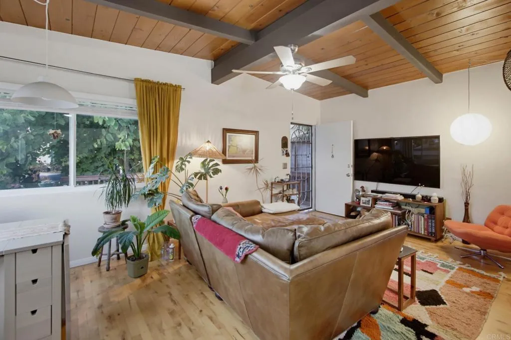 https://cdn.realtyfeed.com/cdn/127/307089536/e30c3c6e3dc4aab3b18d1be7f5a0393b.webp