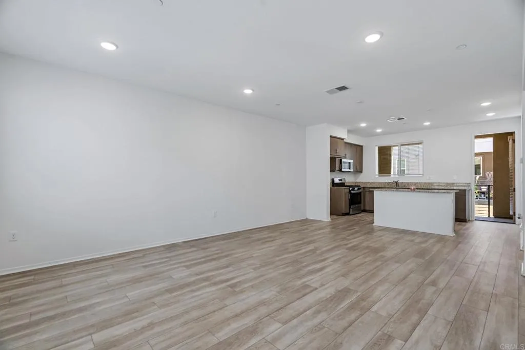 https://cdn.realtyfeed.com/cdn/127/307089537/30e521ffec7af85cb8e225d9ae718a70.webp