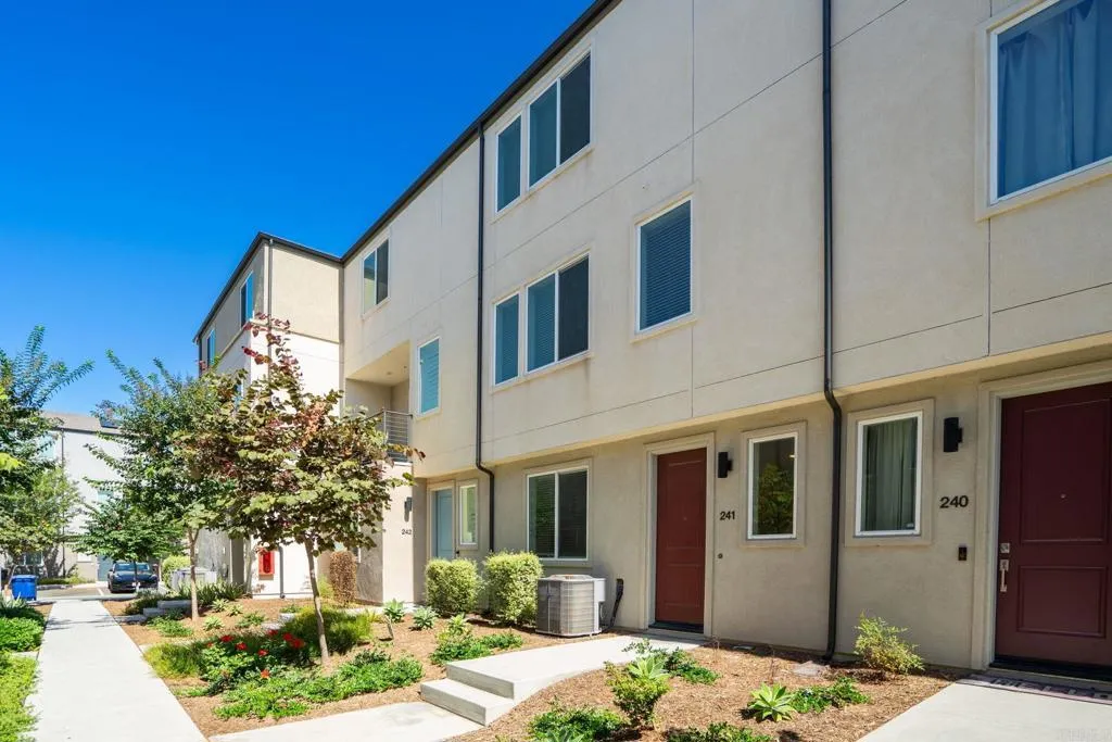 https://cdn.realtyfeed.com/cdn/127/307089537/44e014b232eea992d96ced895362b3f8.webp
