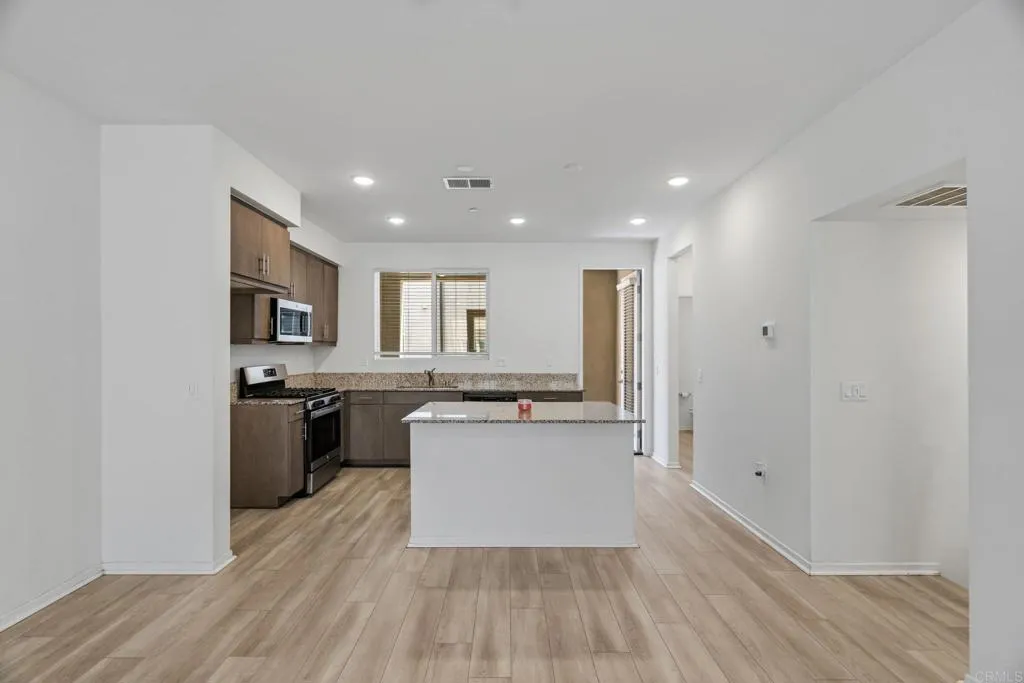 https://cdn.realtyfeed.com/cdn/127/307089537/5fd588069212d3d75cc39dcf69d55abd.webp