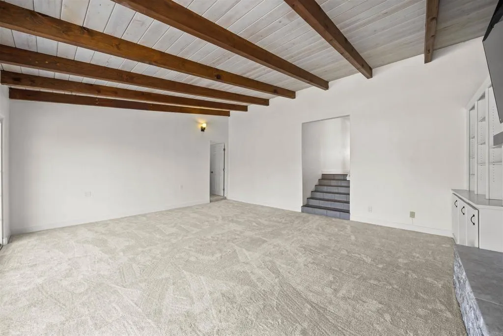 https://cdn.realtyfeed.com/cdn/127/307089581/c4299ed4b8741217a71fb59ee4767d35.webp