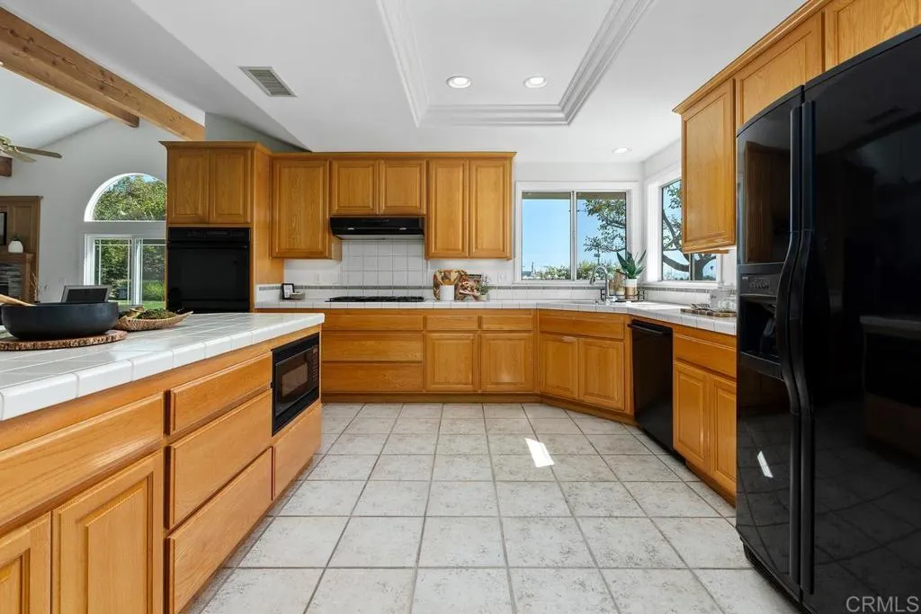 https://cdn.realtyfeed.com/cdn/127/307089626/32c1e59827469d51b701584ef80244df.webp