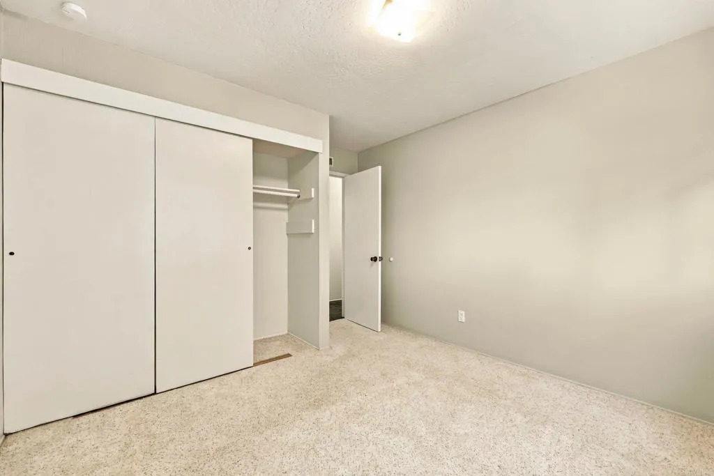 https://cdn.realtyfeed.com/cdn/127/307089629/24db955b59196d7a61cca1c5dc66a32f.webp