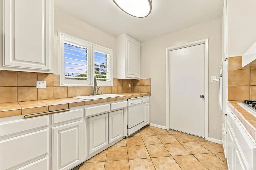 https://cdn.realtyfeed.com/cdn/127/307089629/27100929be9ec5087b984884628fc534.webp