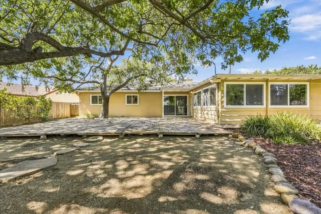 https://cdn.realtyfeed.com/cdn/127/307089629/2766f9397d5640d19c5e3ff84a1f186d.webp