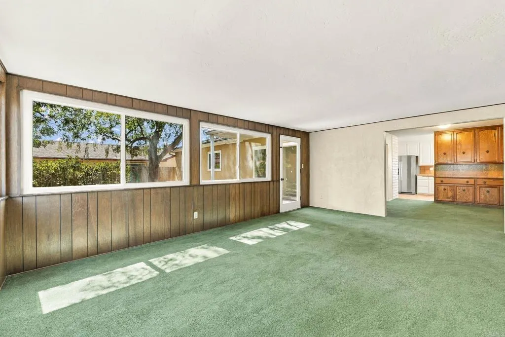 https://cdn.realtyfeed.com/cdn/127/307089629/4c91810642e924011ef553c054d789bd.webp