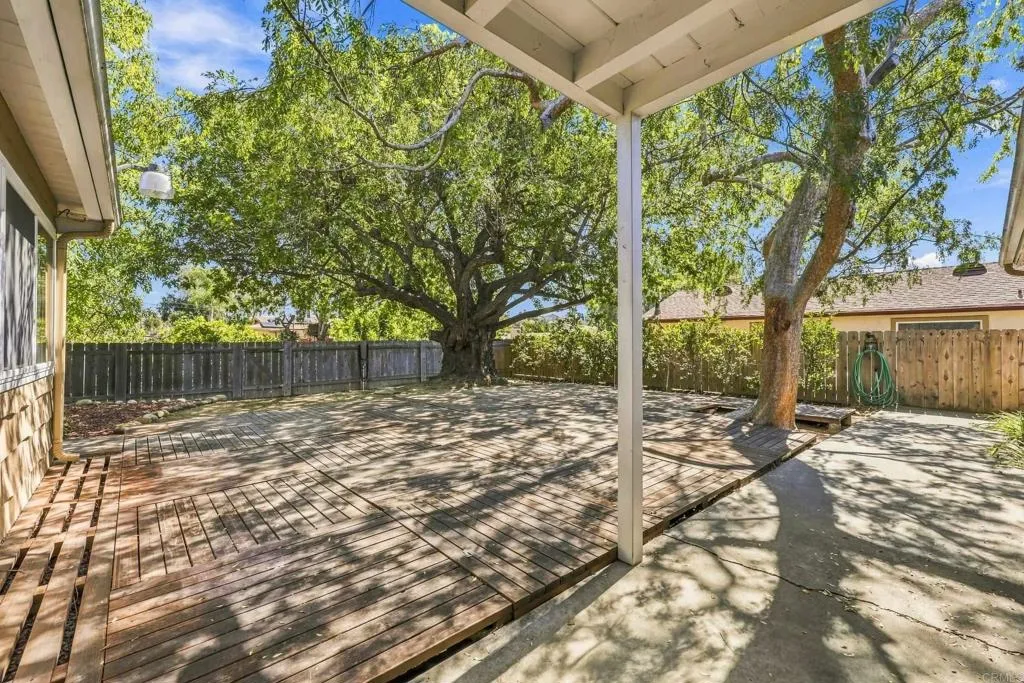 https://cdn.realtyfeed.com/cdn/127/307089629/4d09fca221e4d3303aa461a26a4b8475.webp
