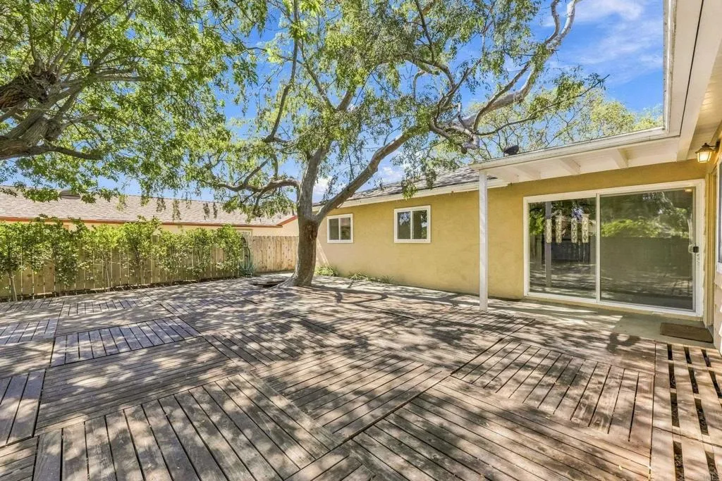https://cdn.realtyfeed.com/cdn/127/307089629/50a4f75f5c88561558dbf9aabdd0e6b3.webp