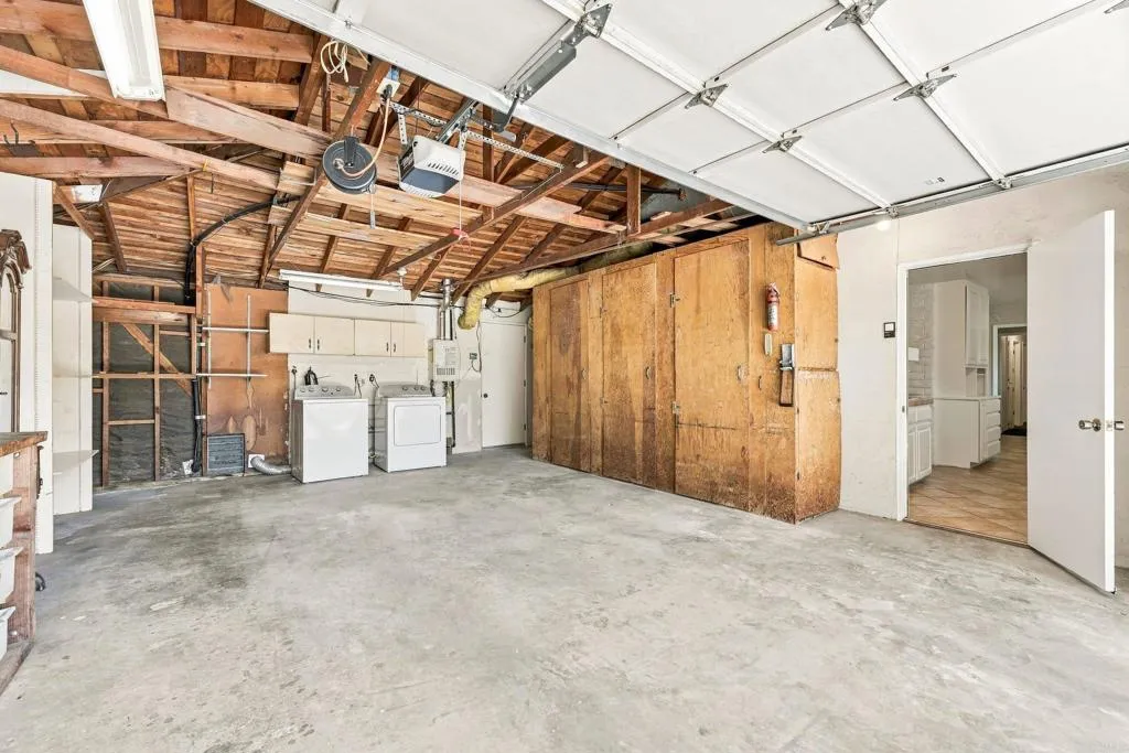 https://cdn.realtyfeed.com/cdn/127/307089629/6687871d2b0a8cf2886726d69fd2ecfe.webp