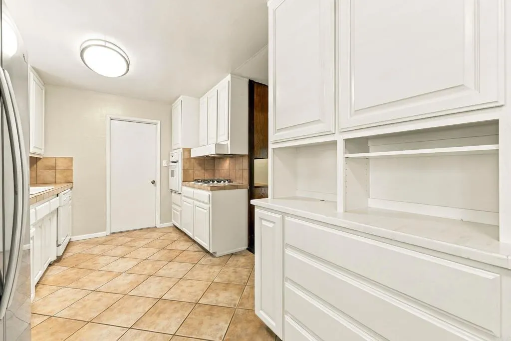 https://cdn.realtyfeed.com/cdn/127/307089629/7a5c0e956448942e2098f97b390464fb.webp