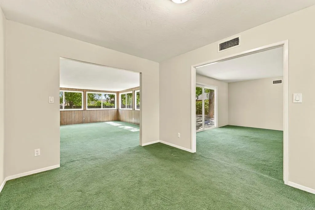 https://cdn.realtyfeed.com/cdn/127/307089629/85a2c2fcc2aada5b64a456b44be8c60e.webp