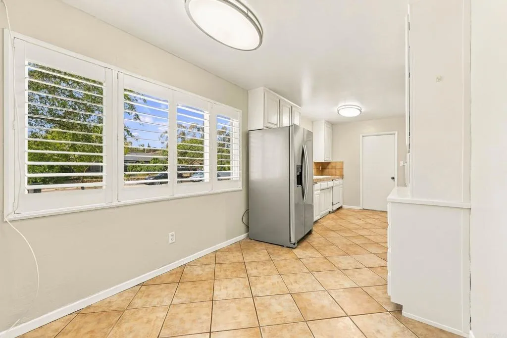 https://cdn.realtyfeed.com/cdn/127/307089629/8de445ccbae45b4b9c313955ecaddf6e.webp