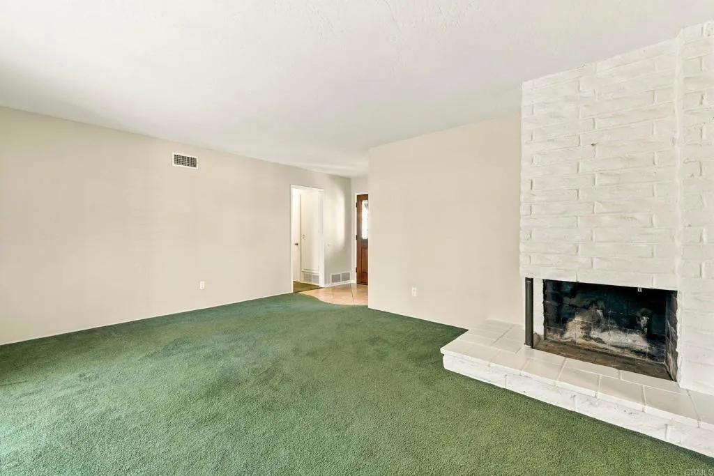 https://cdn.realtyfeed.com/cdn/127/307089629/9d70694c71a343a3295755b74025bb9e.webp