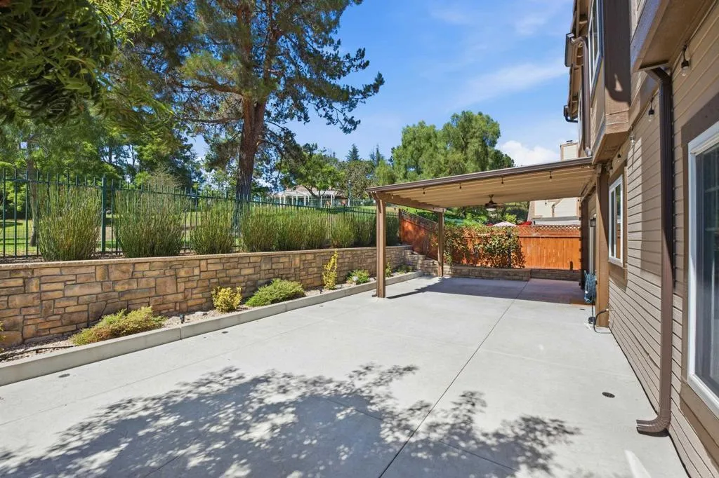 https://cdn.realtyfeed.com/cdn/127/307089644/298b9fd88bf02c2171950c981f5960d0.webp