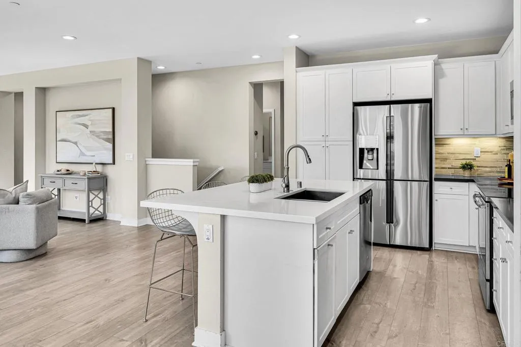 https://cdn.realtyfeed.com/cdn/127/307089653/705a2b3bd2dad84d8b99fb20ecf6227f.webp