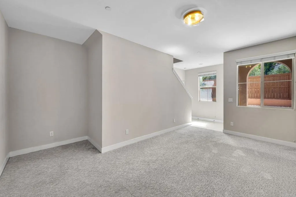 https://cdn.realtyfeed.com/cdn/127/307089653/79c032bd7710452ec7c4d4bb57832d55.webp