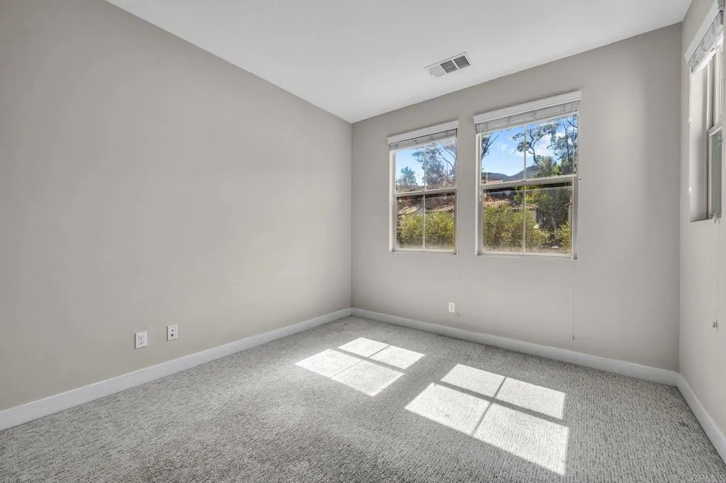 https://cdn.realtyfeed.com/cdn/127/307089653/7c98ad20b27c2b50deede5a5d67cf2f4.webp