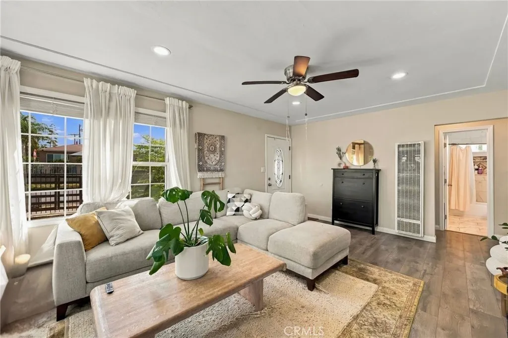 https://cdn.realtyfeed.com/cdn/127/307089655/4c9071e2dd21489cda26c81808add114.webp