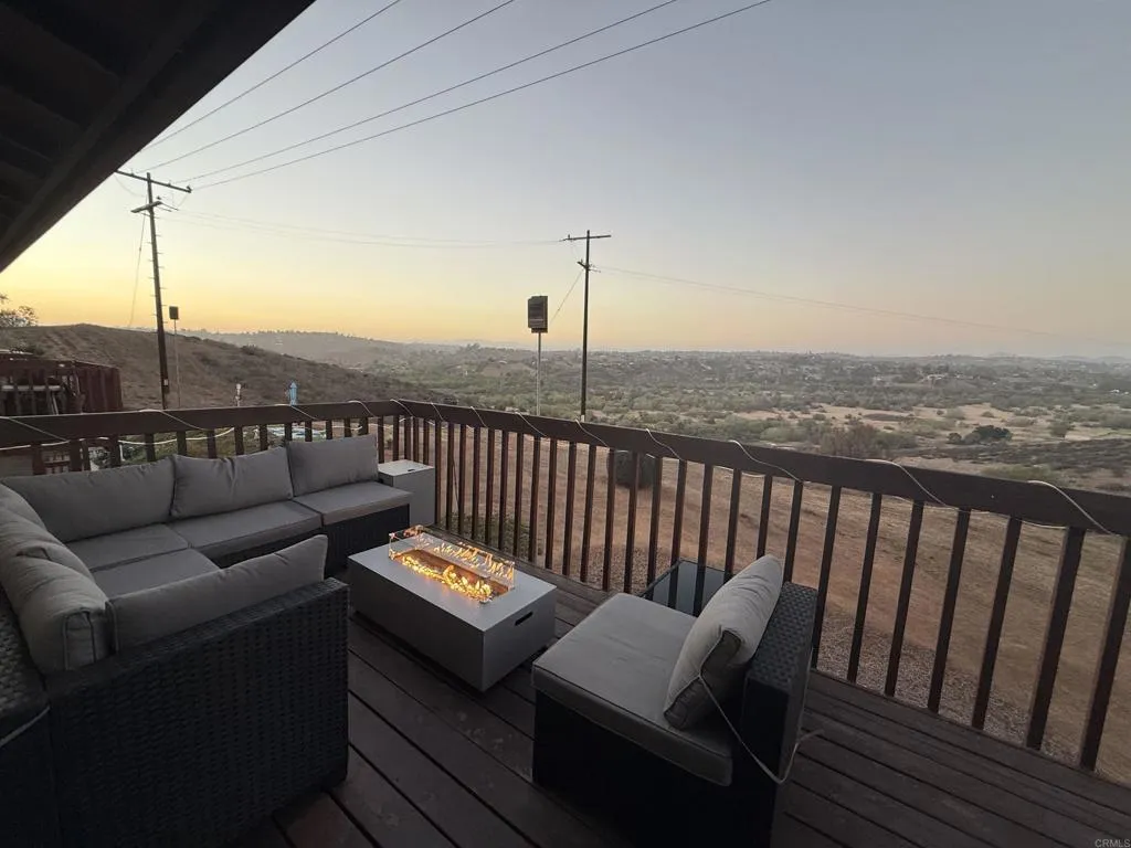 https://cdn.realtyfeed.com/cdn/127/307089711/4cc93421d8d5411877ad797a32cc709c.webp