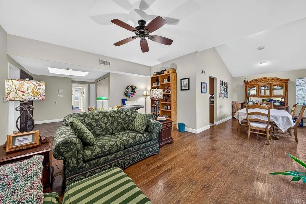 https://cdn.realtyfeed.com/cdn/127/307089717/1681632f26f9bed84e4ce6c4e6dcac7b.webp