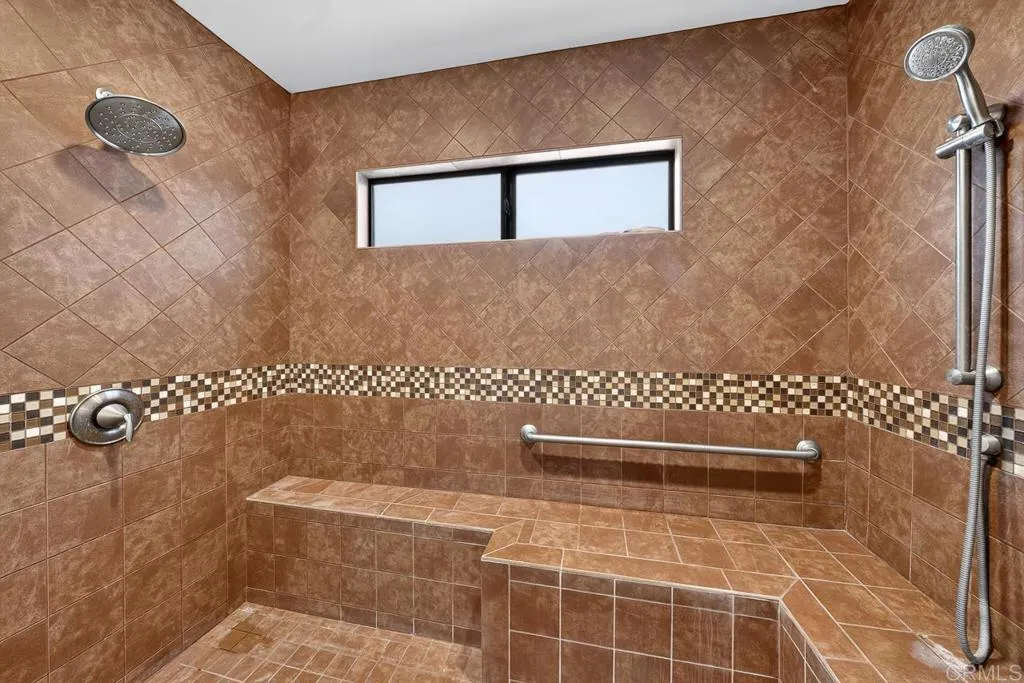 https://cdn.realtyfeed.com/cdn/127/307089717/3c3e05839dfafa36bf2875cefcd54d07.webp