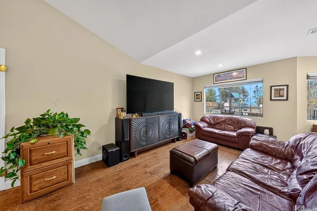 https://cdn.realtyfeed.com/cdn/127/307089717/603e2cce75d435a345392232d9ed5071.webp