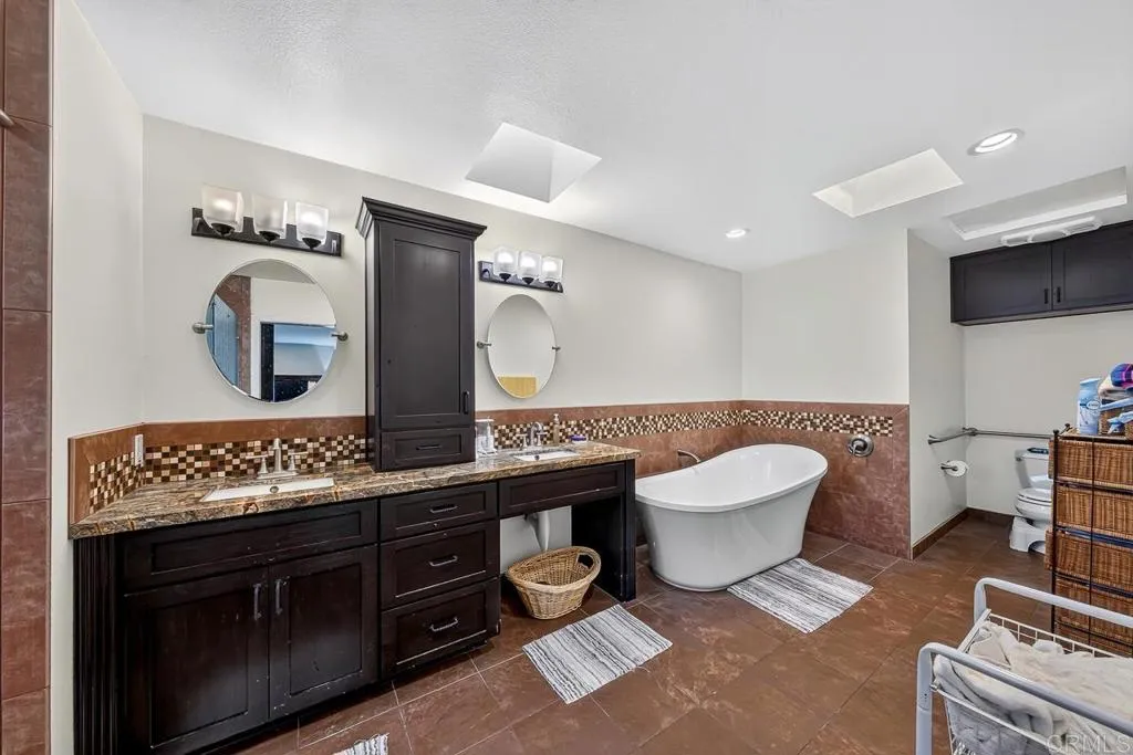 https://cdn.realtyfeed.com/cdn/127/307089717/c6234907acd874f9d55af1c6a26b4992.webp