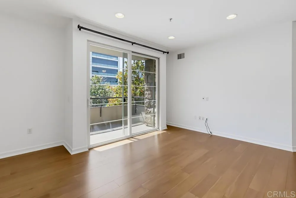 https://cdn.realtyfeed.com/cdn/127/307089756/628bf7cc88e16c3e604f9d034517987a.webp