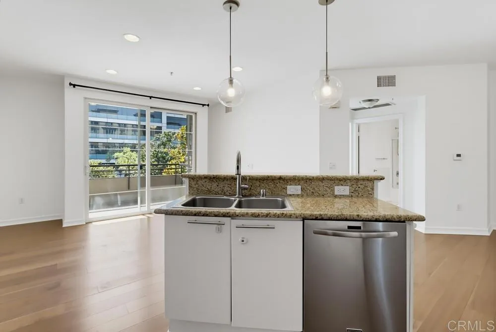 https://cdn.realtyfeed.com/cdn/127/307089756/b3d25d48e18e31e0a4165dbeba3d9529.webp