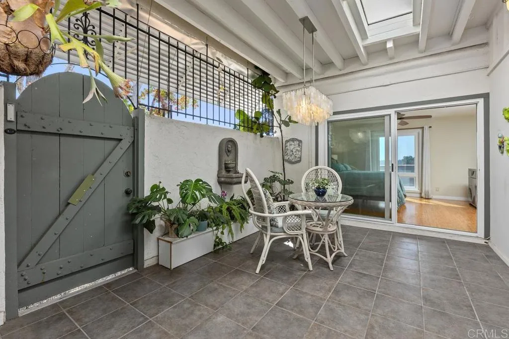 https://cdn.realtyfeed.com/cdn/127/307089821/3e5c2138e08957a51afd818bdab9f614.webp