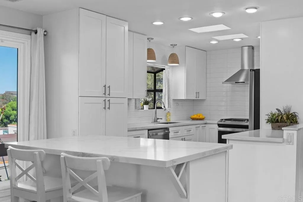https://cdn.realtyfeed.com/cdn/127/307089821/b6fe06fbf7d2af5e72b0ebcd6d21349f.webp