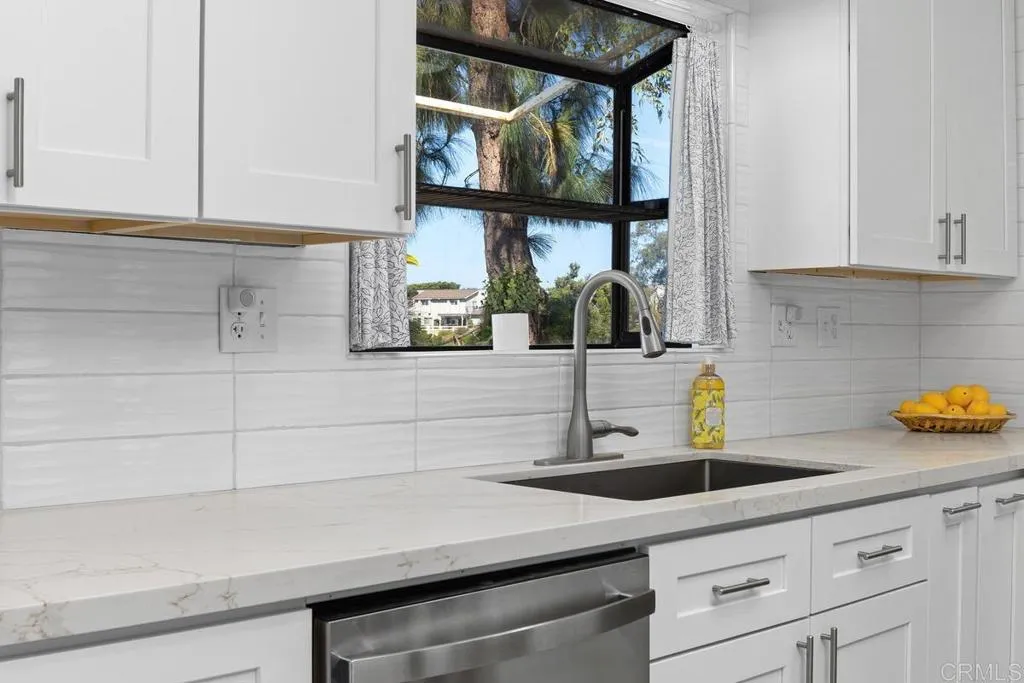https://cdn.realtyfeed.com/cdn/127/307089821/d868e17f81e2f1aa6131e98823046003.webp