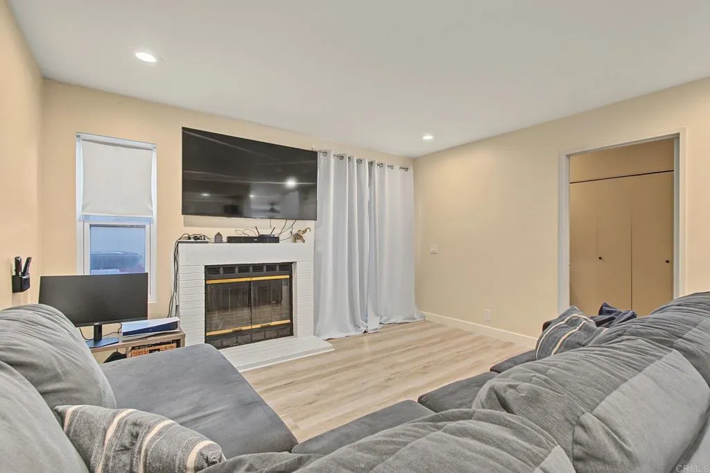 https://cdn.realtyfeed.com/cdn/127/307089841/0d1d739e8b72d02fb17d8c81dcfd8a39.webp