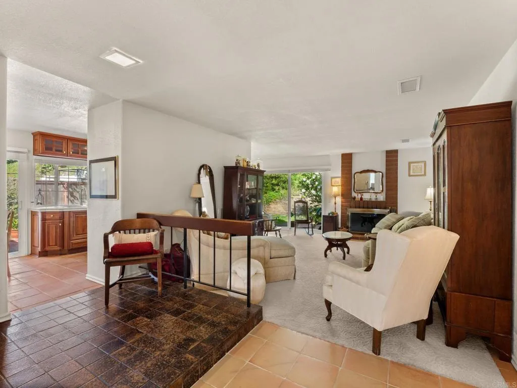 https://cdn.realtyfeed.com/cdn/127/307089843/05ba0887eeeb6fe0013b22c419589b5a.webp