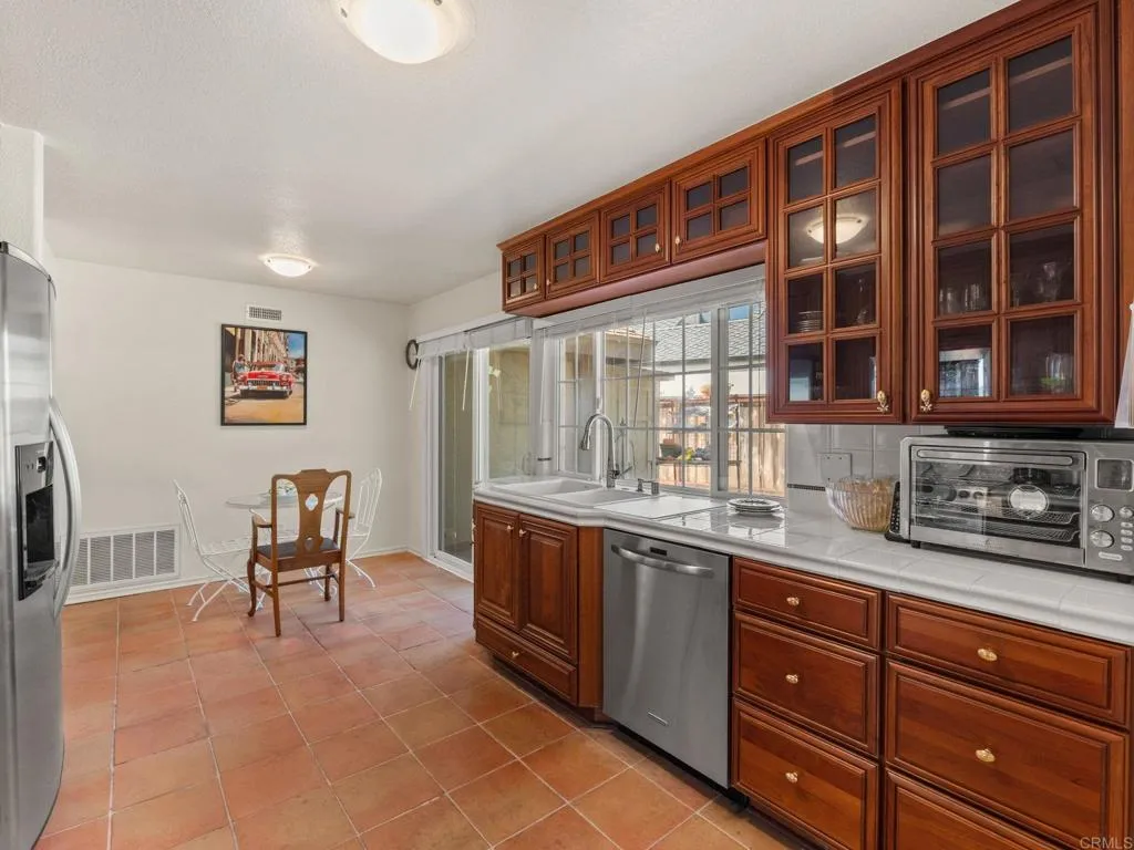 https://cdn.realtyfeed.com/cdn/127/307089843/2ec6ffa2d48fafeee145e516ab235034.webp