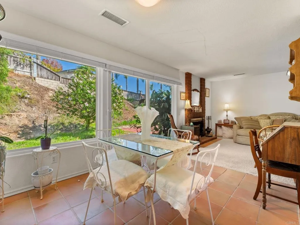 https://cdn.realtyfeed.com/cdn/127/307089843/439948d31fe9036802f213a5011f9bcd.webp
