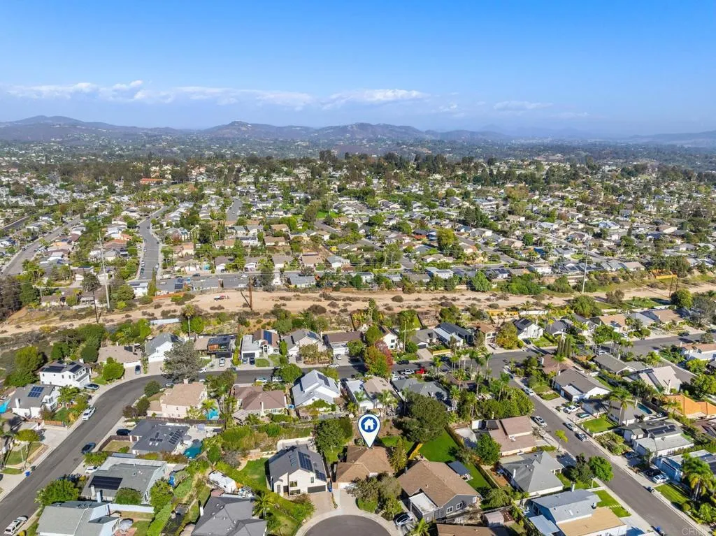 https://cdn.realtyfeed.com/cdn/127/307089843/997c8ff00103f874707f3c0849ebbd6c.webp