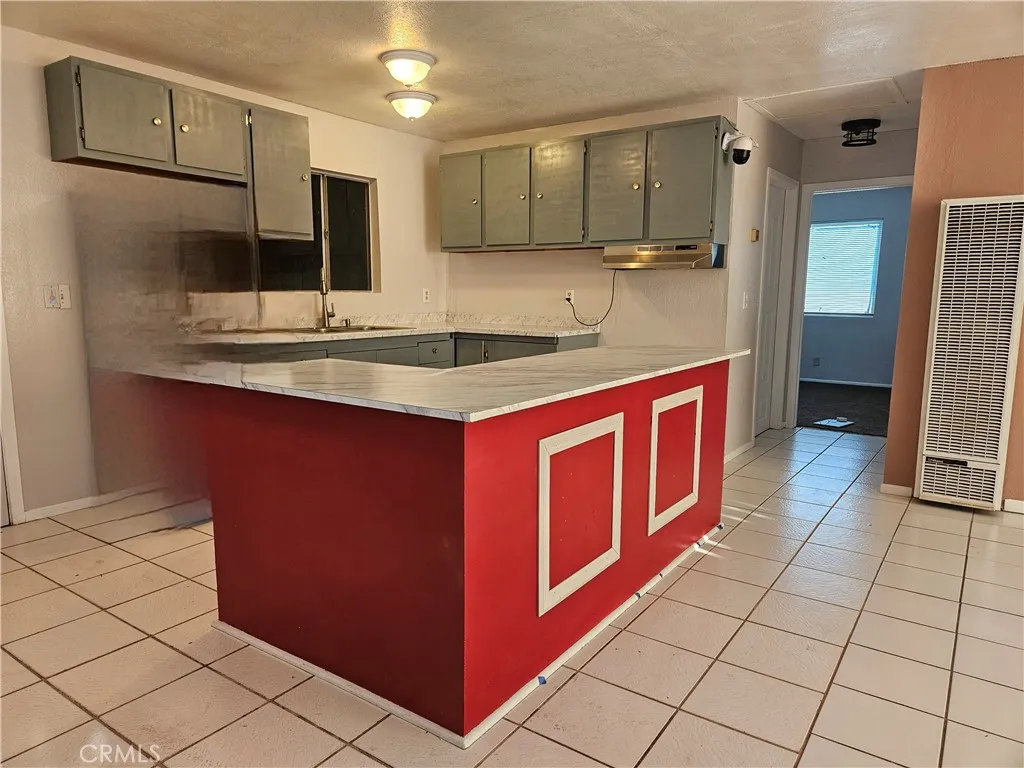 Fontana, CA 92335