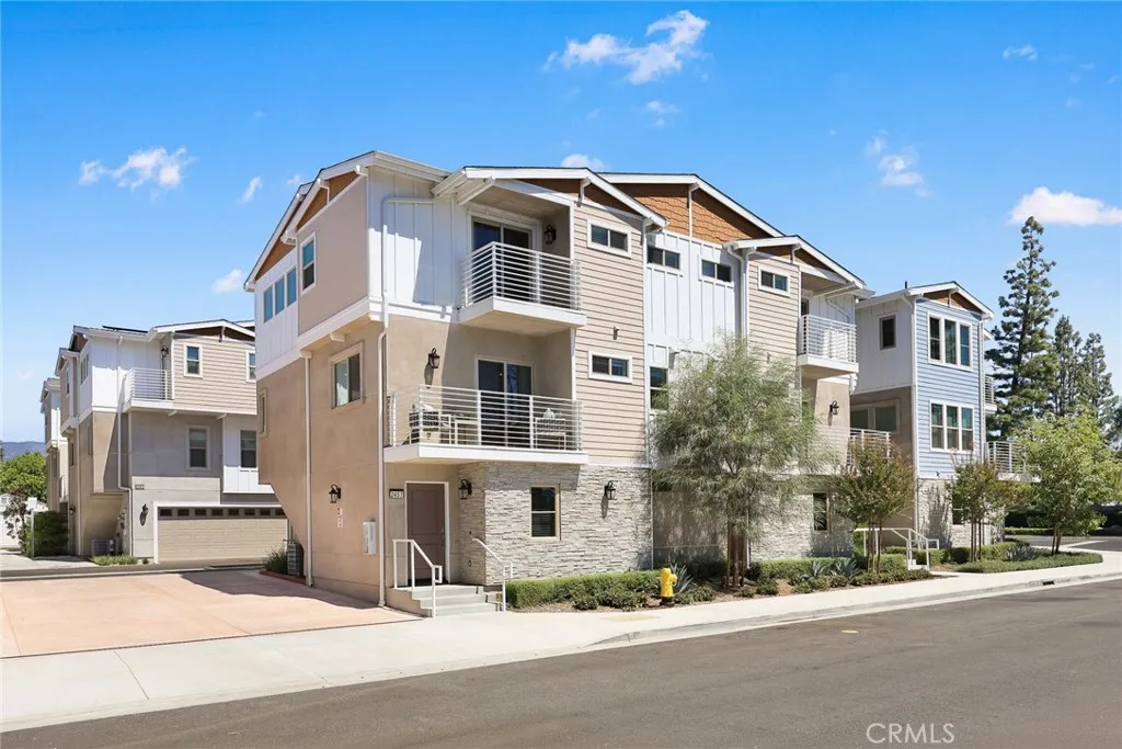 La Verne, CA 91750