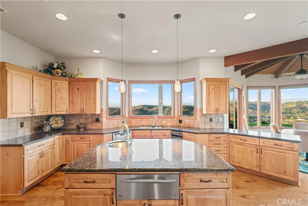 https://cdn.realtyfeed.com/cdn/127/307089920/2092b640348decd0e783782c4006e718.webp