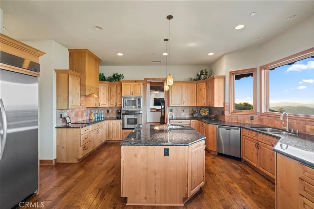 https://cdn.realtyfeed.com/cdn/127/307089920/65e601b4ecaeeda5ebe09c0a1da2a3cf.webp