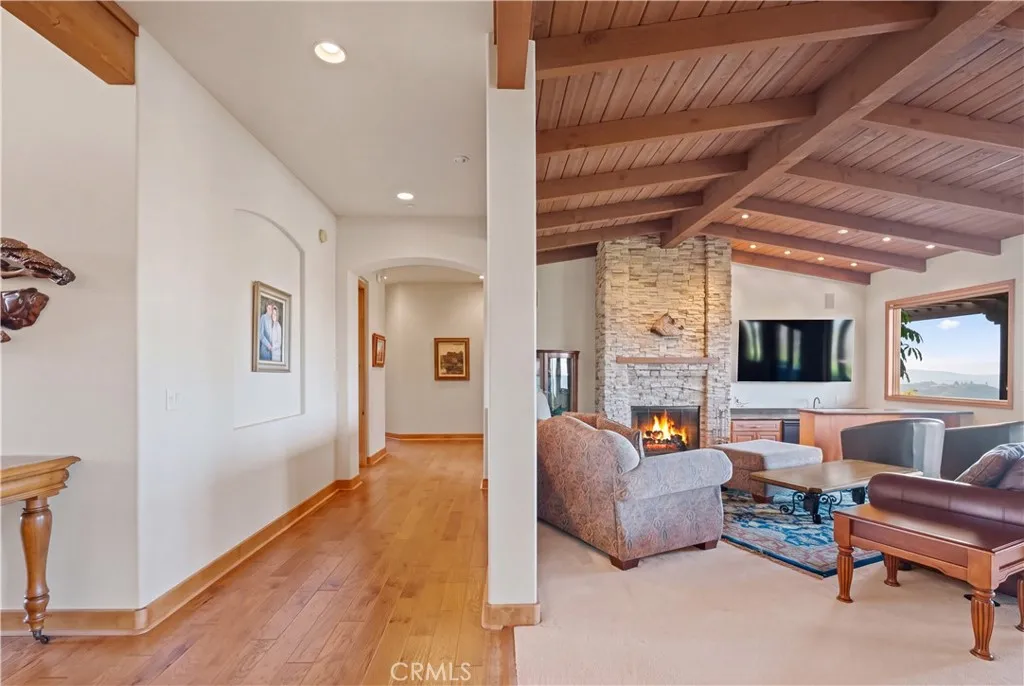 https://cdn.realtyfeed.com/cdn/127/307089920/bbab94418f5686d398d69612f7b137fb.webp