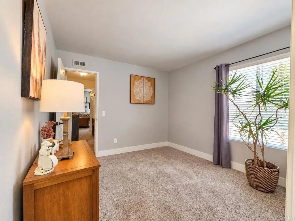 https://cdn.realtyfeed.com/cdn/127/307090173/33c9e1fd5e1931f6e6db9a16991c3bb9.webp