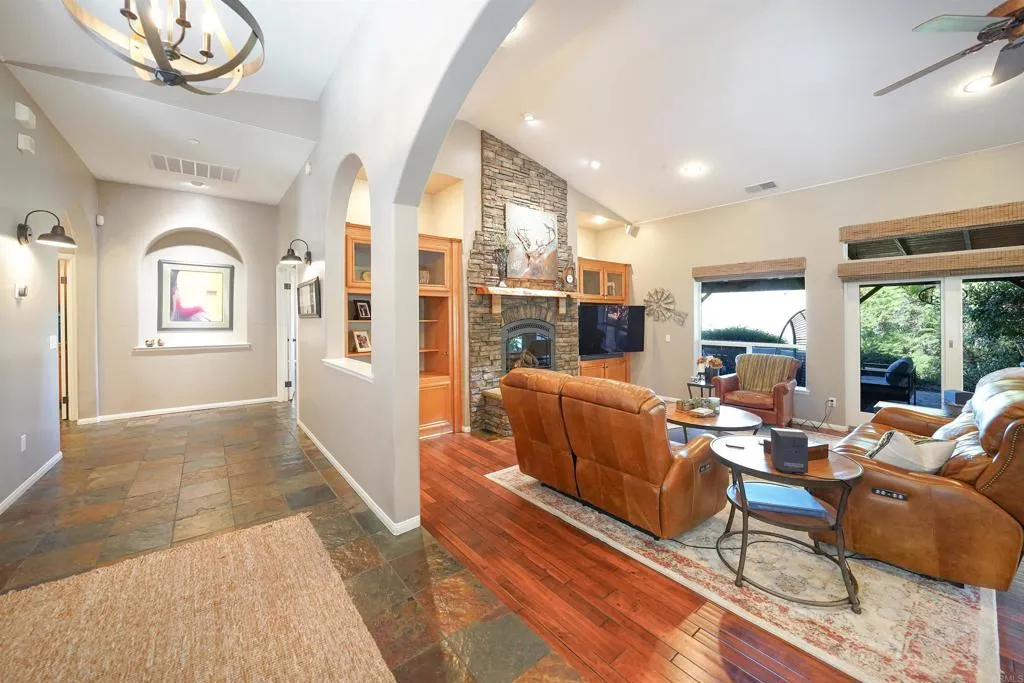 https://cdn.realtyfeed.com/cdn/127/307090264/0501a5d70f87dfbfdb9241d6ac005e2c.webp